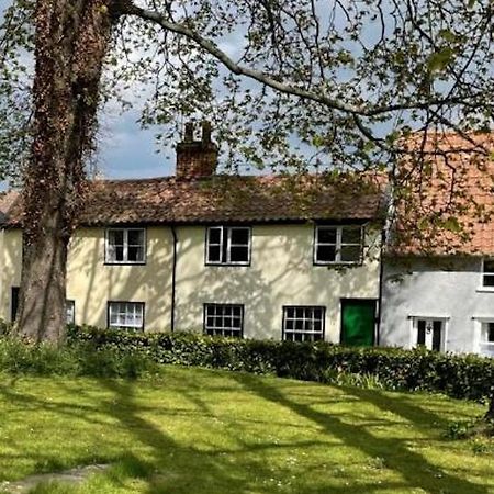 Charming Town Centre Character Cottage With Parking Stowmarket Exteriér fotografie