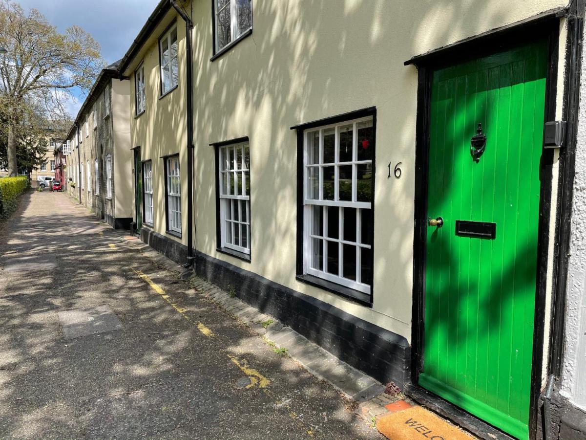 Charming Town Centre Character Cottage With Parking Stowmarket Exteriér fotografie