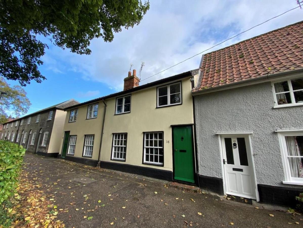 Charming Town Centre Character Cottage With Parking Stowmarket Exteriér fotografie