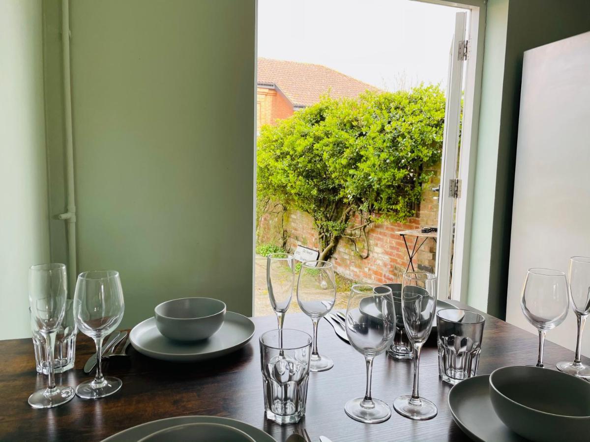 Charming Town Centre Character Cottage With Parking Stowmarket Exteriér fotografie
