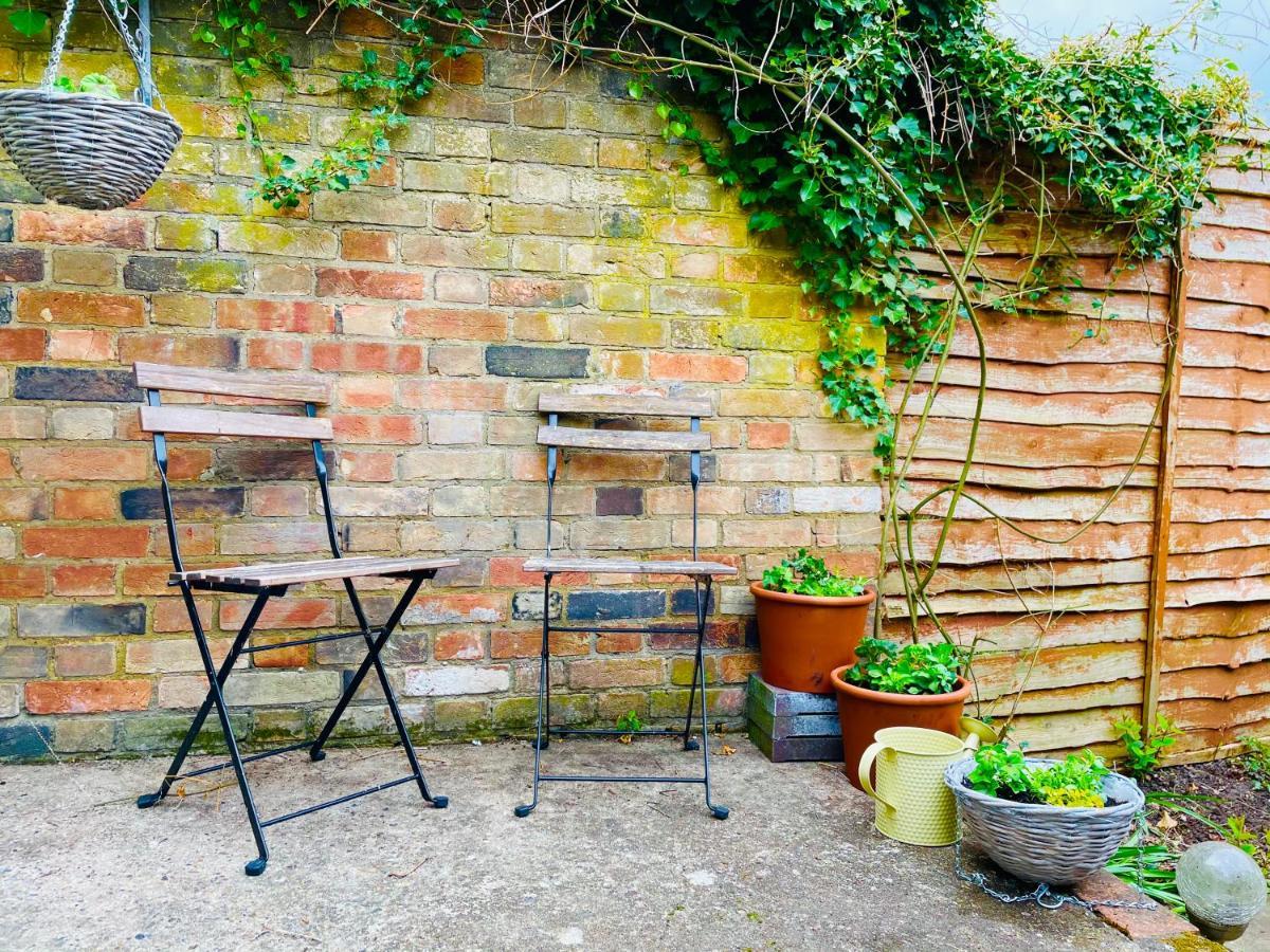 Charming Town Centre Character Cottage With Parking Stowmarket Exteriér fotografie