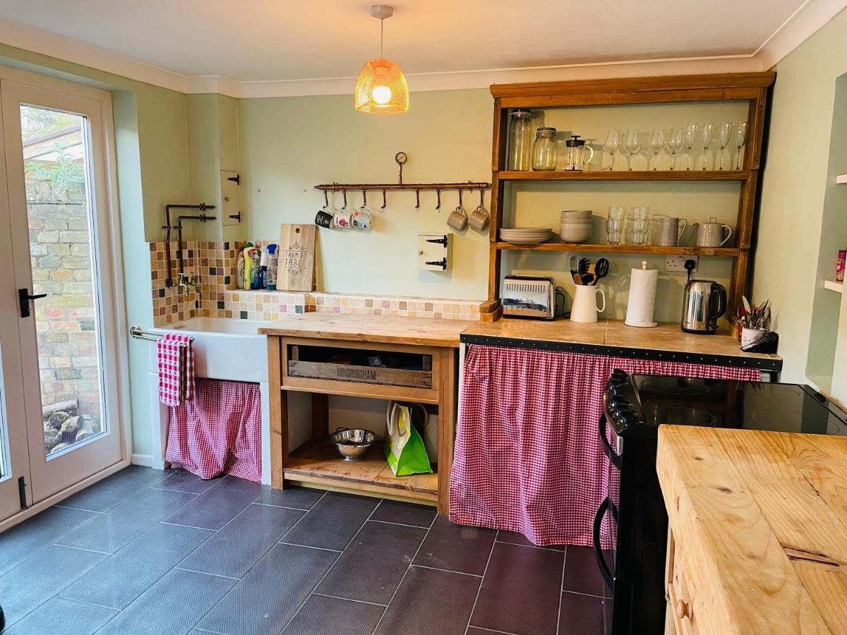 Charming Town Centre Character Cottage With Parking Stowmarket Exteriér fotografie